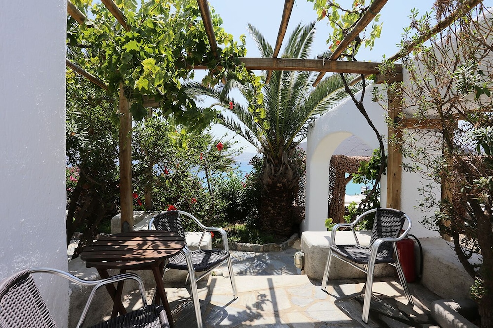 Albatros Club Mykonos — Beach in Panormos (Mykonos), South Aegean