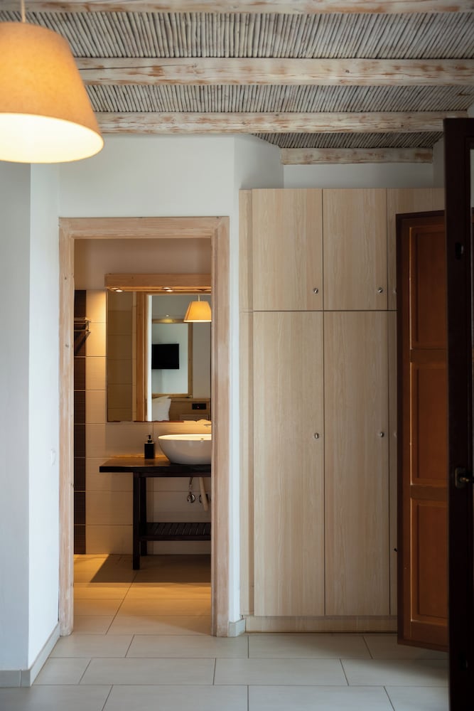Albatros Club Mykonos — Hotel rooms in Panormos (Mykonos), South Aegean