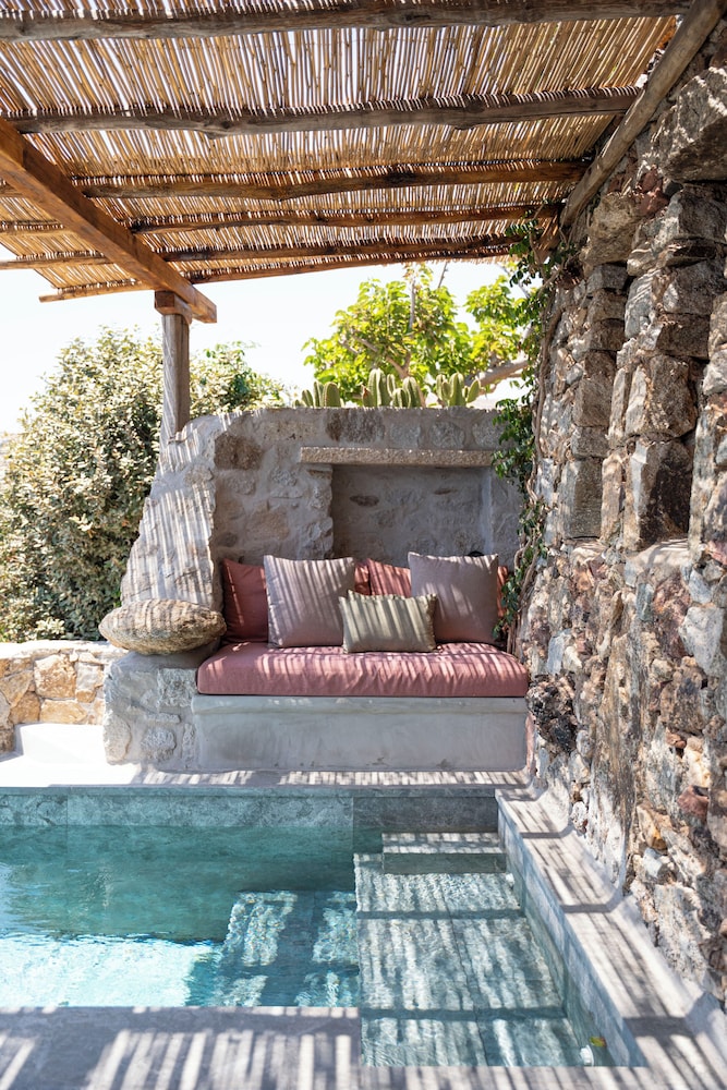 Albatros Club Mykonos — Swimming pool in Panormos (Mykonos), South Aegean