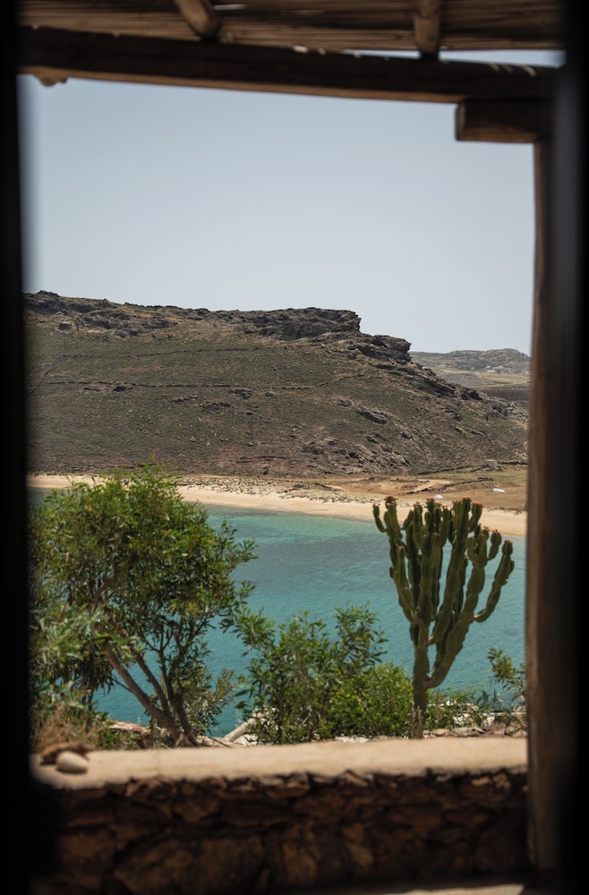Albatros Club Mykonos — Beach in Panormos (Mykonos), South Aegean