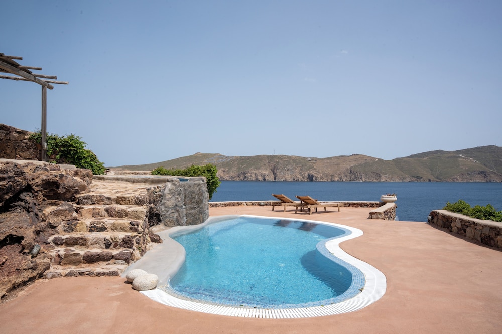 Albatros Club Mykonos — Swimming pool in Panormos (Mykonos), South Aegean