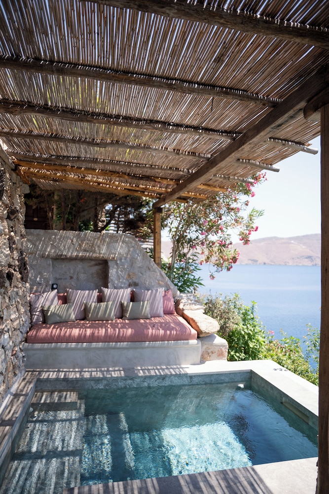 Albatros Club Mykonos — Swimming pool in Panormos (Mykonos), South Aegean