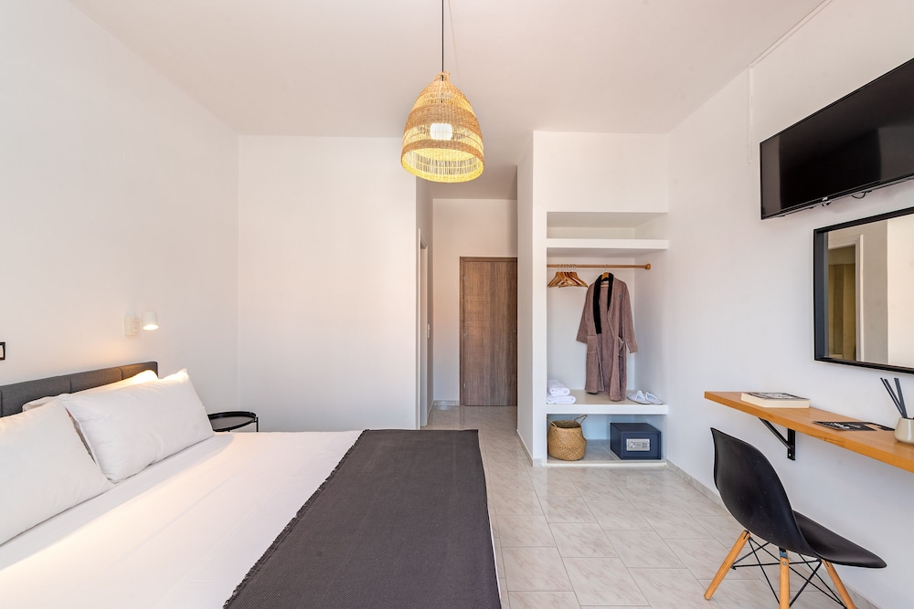 Costa Azzurra Hotel — Hotel rooms in Skala (Kefalonia), Ionian Islands