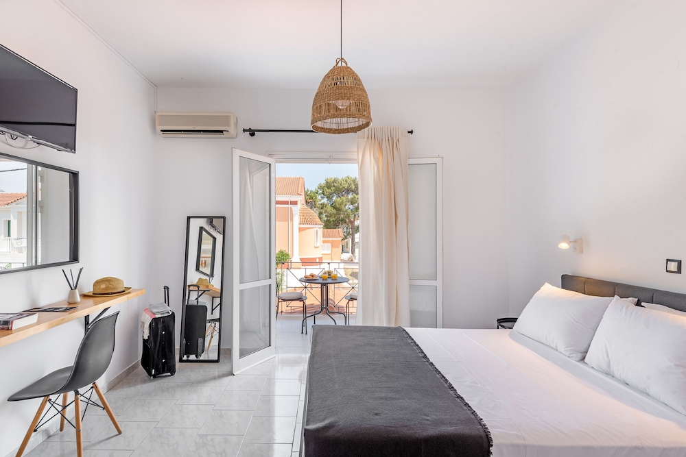 Costa Azzurra Hotel — Hotel rooms in Skala (Kefalonia), Ionian Islands