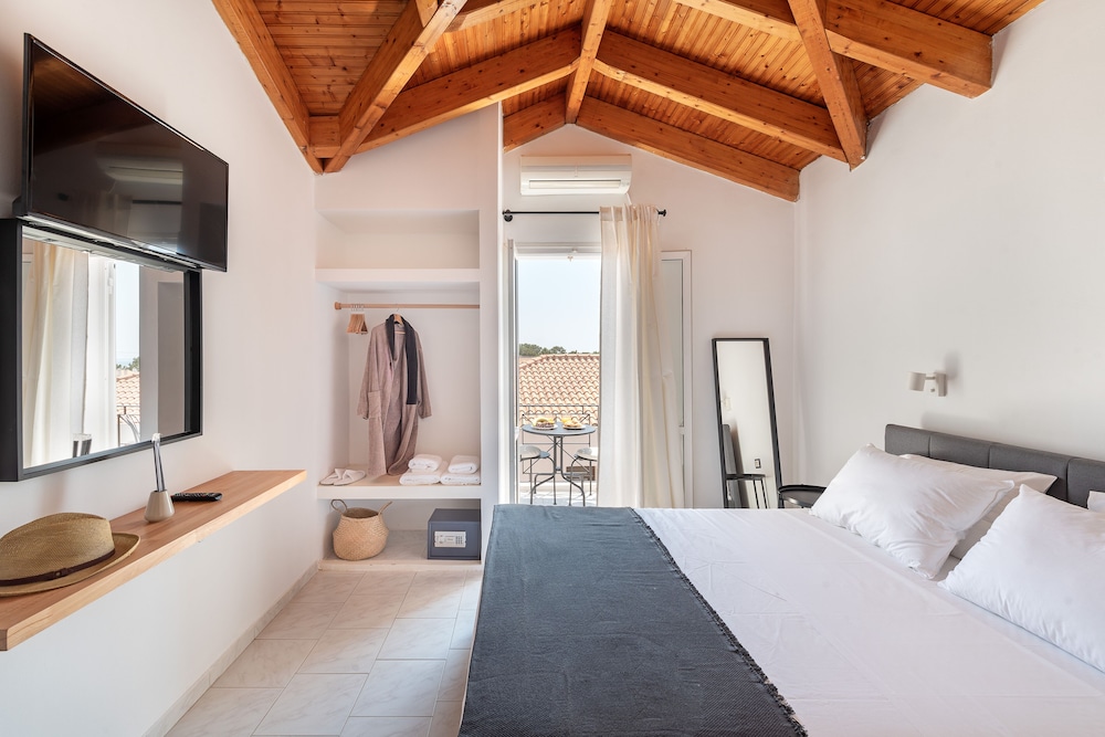 Costa Azzurra Hotel — Hotel rooms in Skala (Kefalonia), Ionian Islands