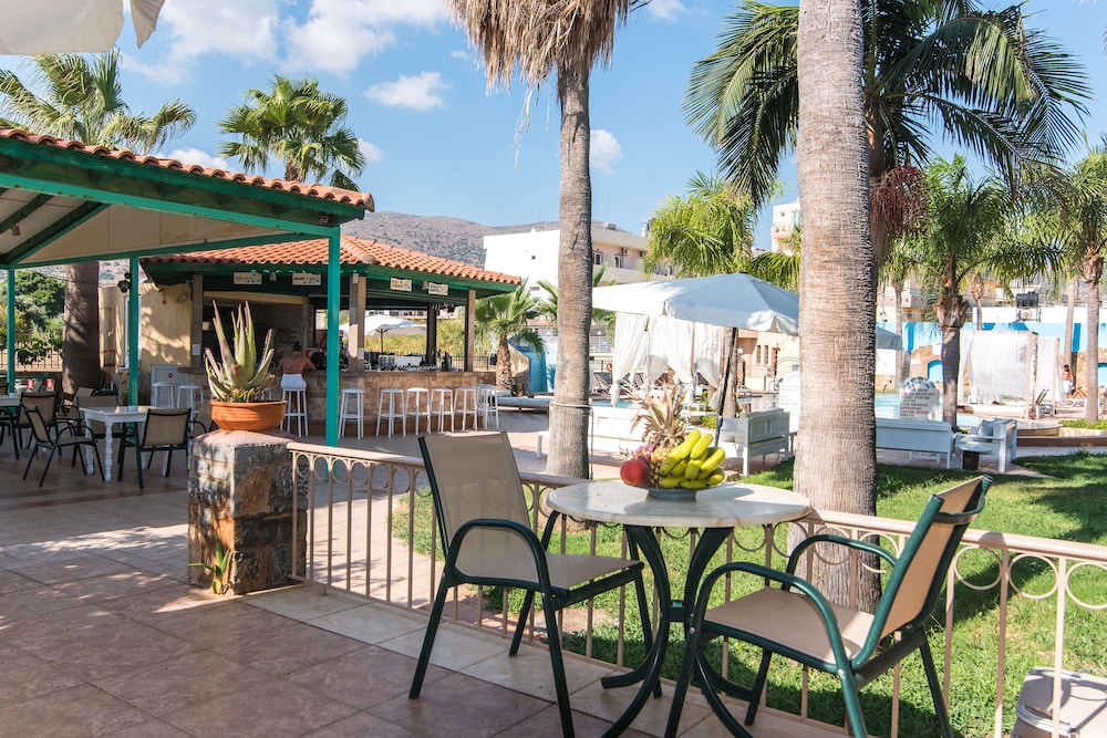 Oasis Studios — Restaurant & bars in Malia