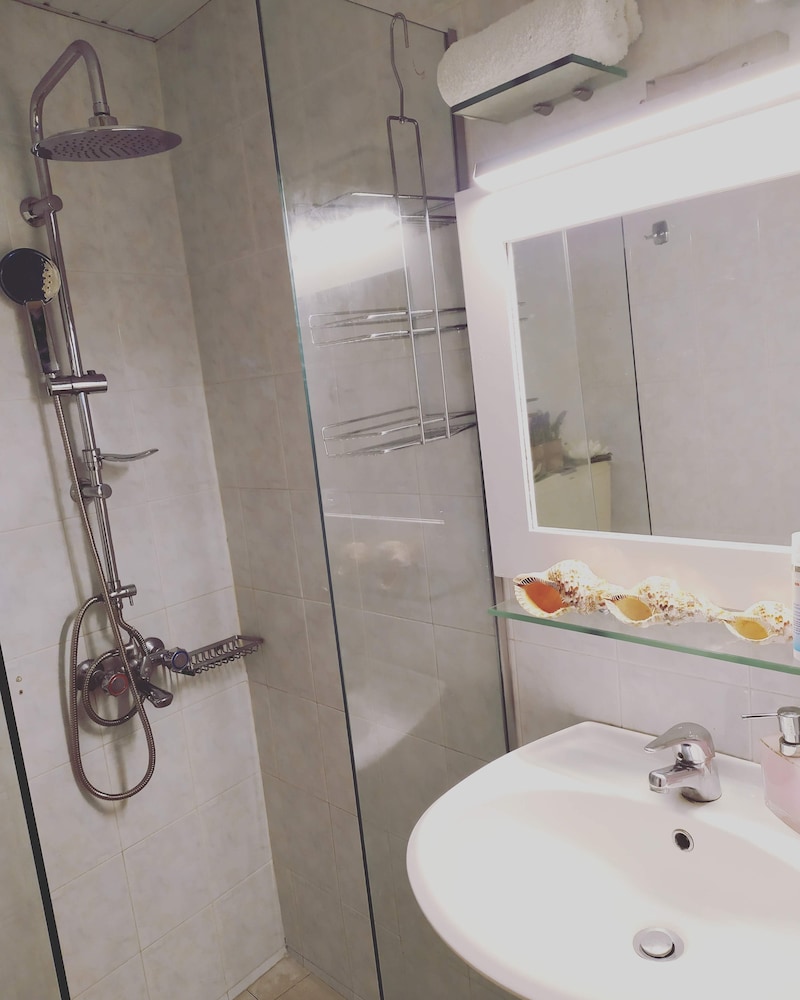 Oasis Studios — Hotel rooms in Malia