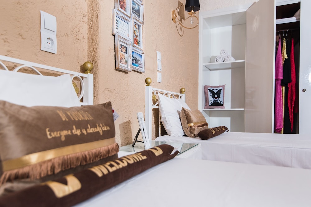 Oasis Studios — Hotel rooms in Malia