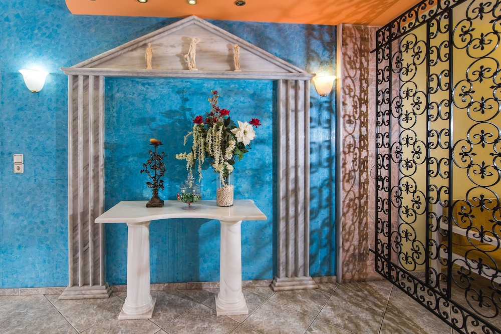 Oasis Studios — Hotel building in Malia