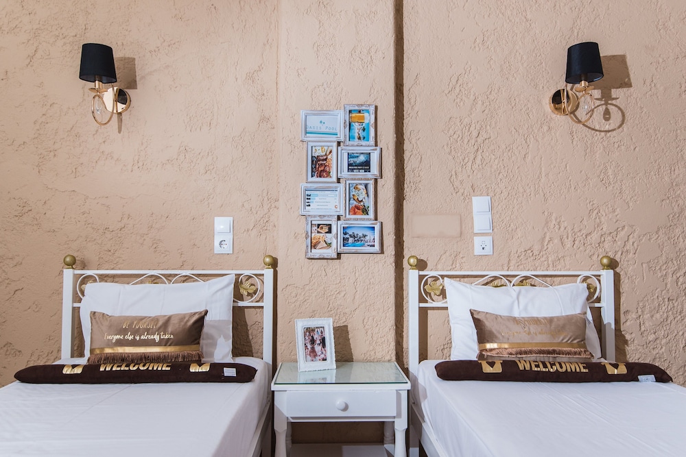 Oasis Studios — Hotel rooms in Malia