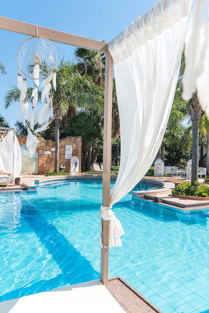 Oasis Studios — Swimming pool in Malia