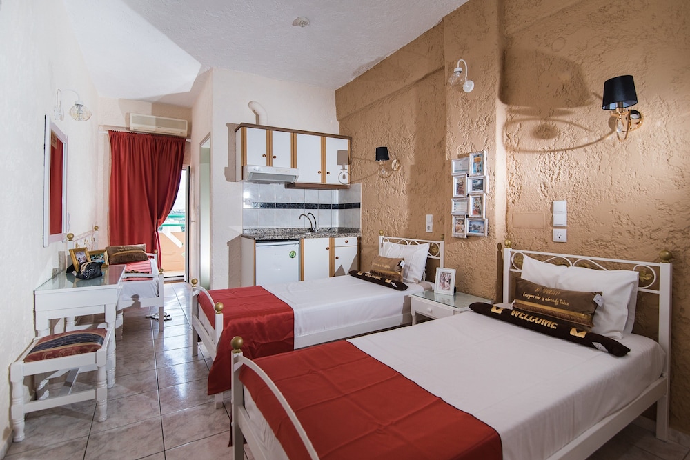 Oasis Studios — Hotel rooms in Malia