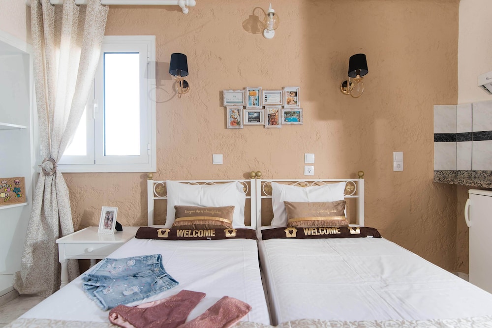 Oasis Studios — Hotel rooms in Malia