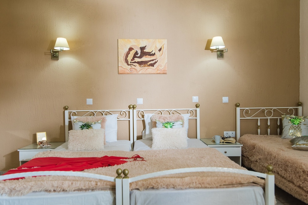 Oasis Studios — Hotel rooms in Malia