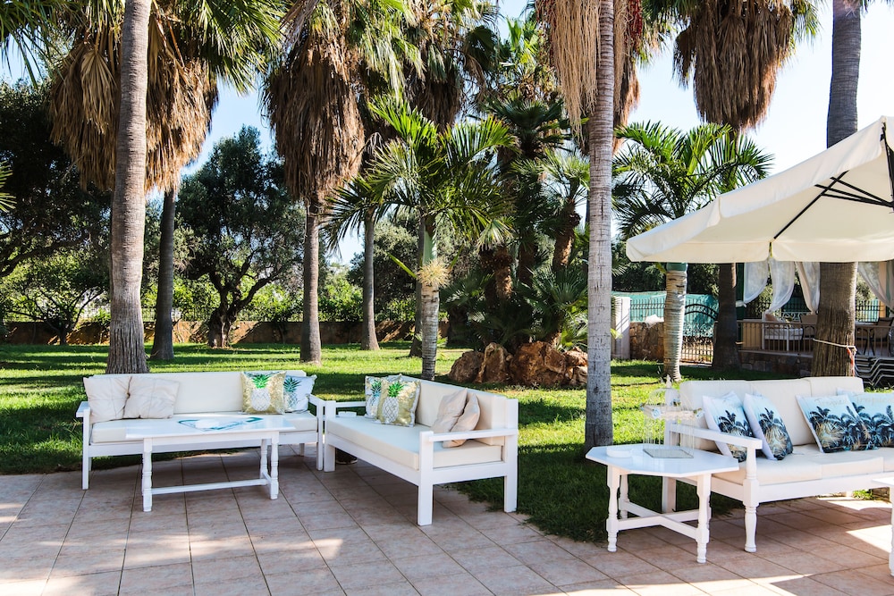 Oasis Studios — Restaurant & bars in Malia