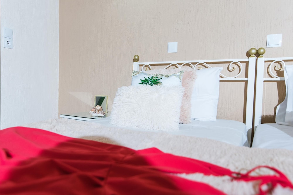 Oasis Studios — Hotel rooms in Malia
