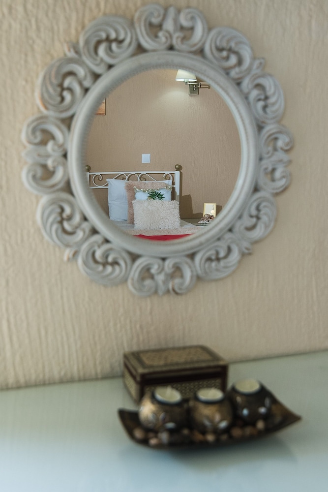 Oasis Studios — Hotel rooms in Malia