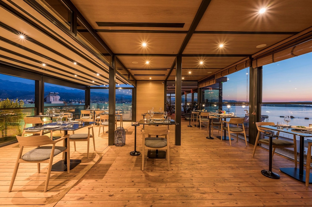 Chania Flair Boutique Hotel, Tapestry Collection by Hilton — Restaurant & bars in Chania