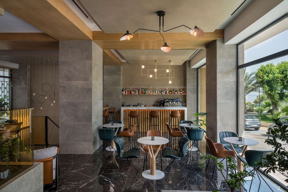 Chania Flair Boutique Hotel, Tapestry Collection by Hilton — Restaurant & bars in Chania