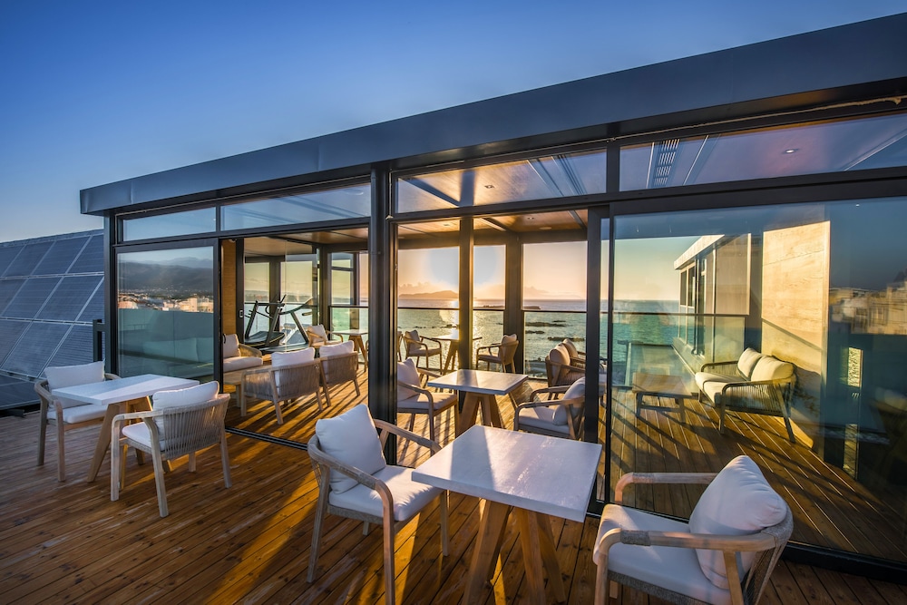 Chania Flair Boutique Hotel, Tapestry Collection by Hilton — Restaurant & bars in Chania