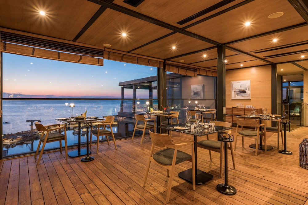 Chania Flair Boutique Hotel, Tapestry Collection by Hilton — Restaurant & bars in Chania
