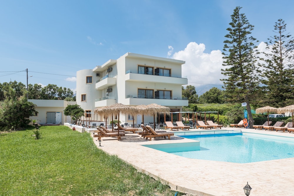 Musela Studios — Swimming pool in Rethymnon