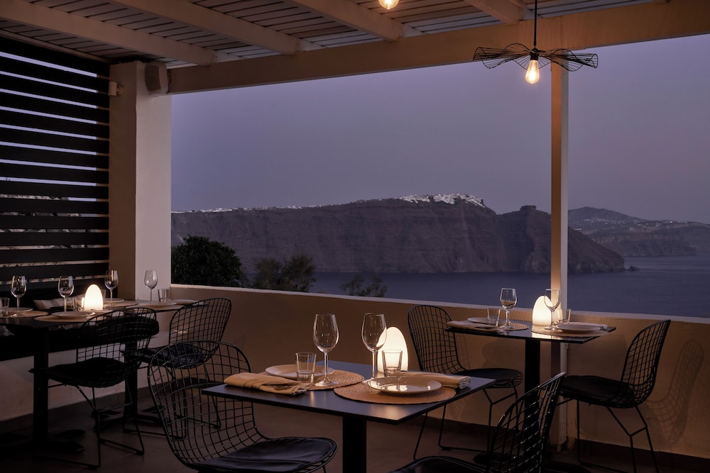 Mr and Mrs White Oia – Santorini — Restaurant & bars in Oia, South Aegean