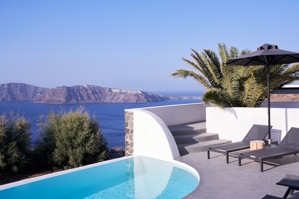 Mr and Mrs White Oia – Santorini — Swimming pool in Oia, South Aegean