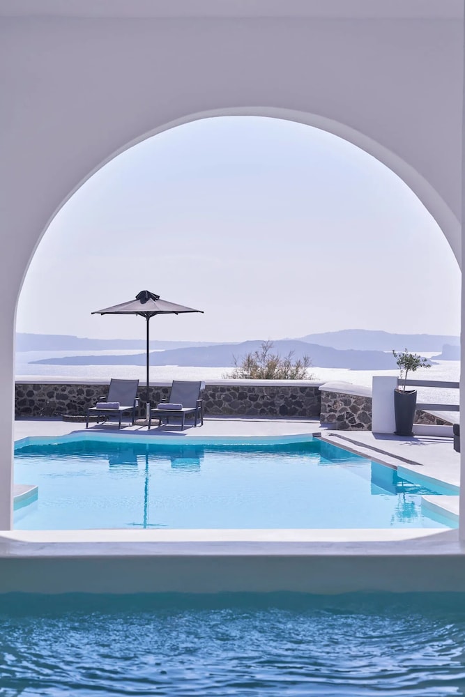 Mr and Mrs White Oia – Santorini — Swimming pool in Oia, South Aegean