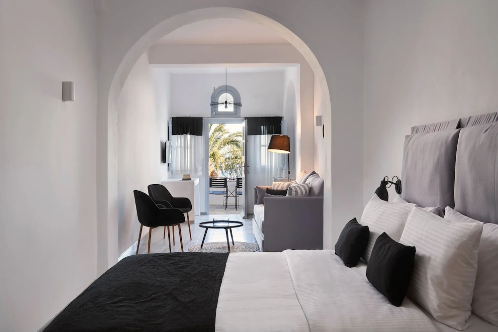 Mr and Mrs White Oia – Santorini — Hotel rooms in Oia, South Aegean