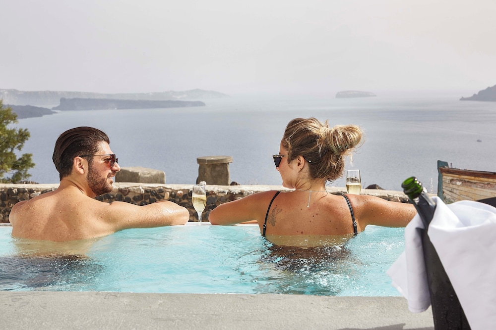 Mr and Mrs White Oia – Santorini — Swimming pool in Oia, South Aegean