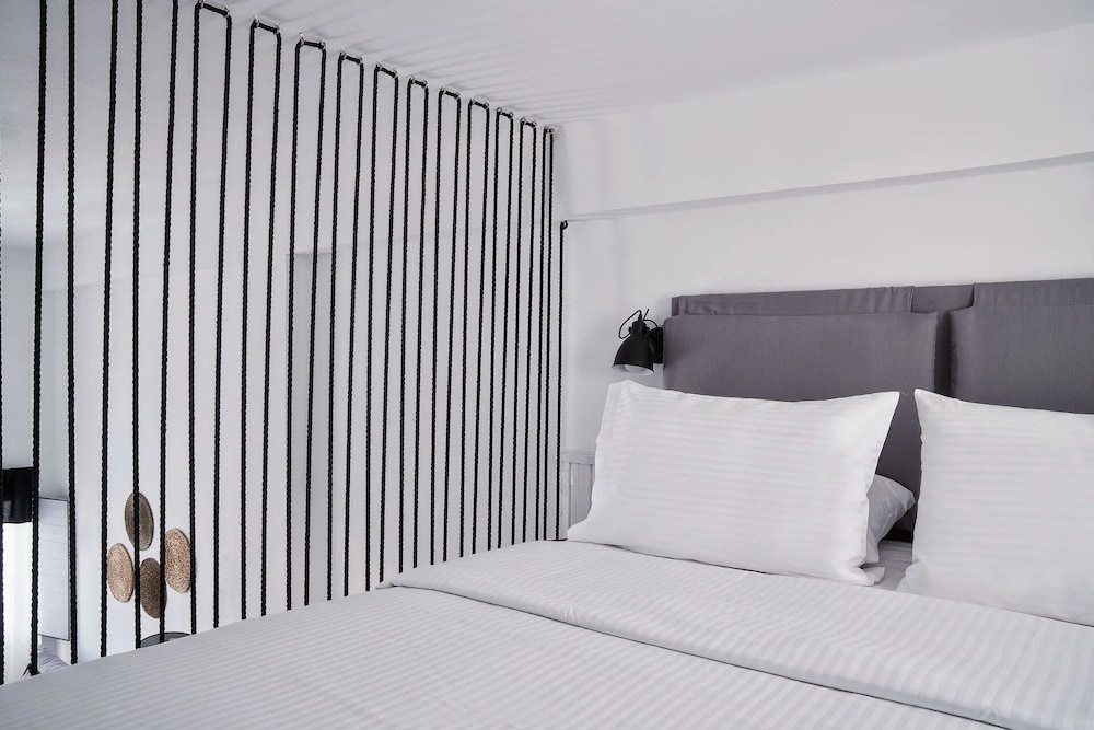 Mr and Mrs White Oia – Santorini — Hotel rooms in Oia, South Aegean