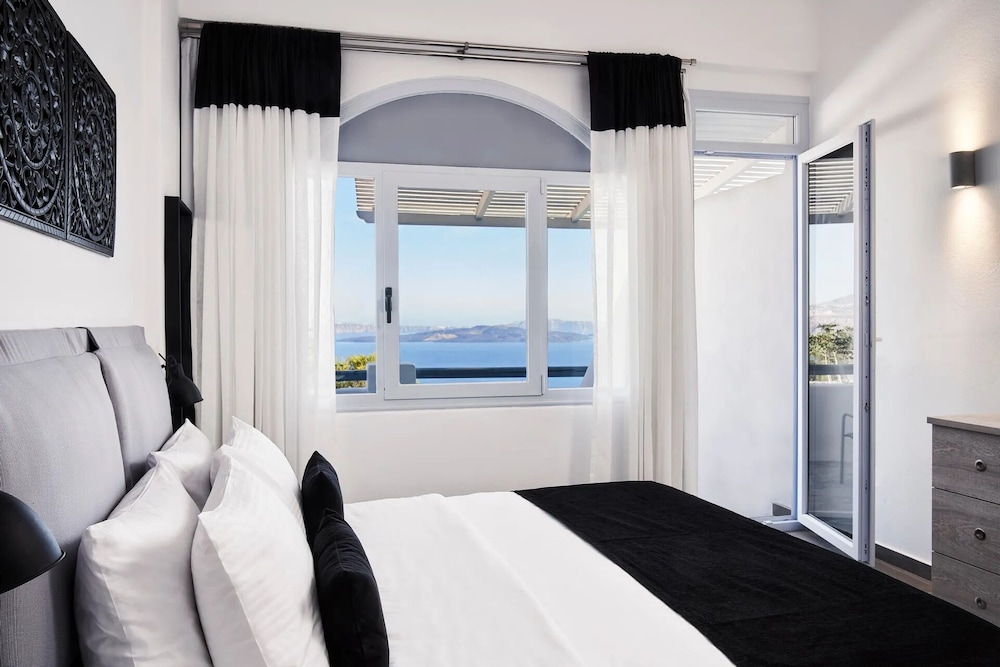 Mr and Mrs White Oia – Santorini — Hotel rooms in Oia, South Aegean