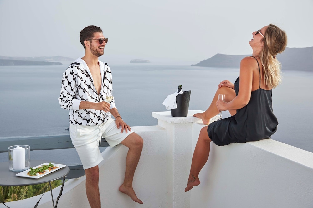 Mr and Mrs White Oia – Santorini — Restaurant & bars in Oia, South Aegean