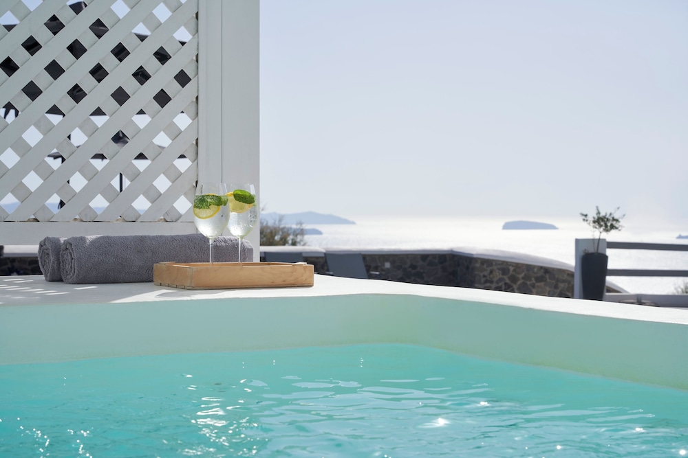 Mr and Mrs White Oia – Santorini — Swimming pool in Oia, South Aegean