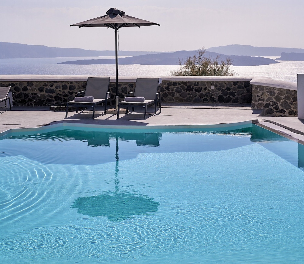 Mr and Mrs White Oia – Santorini — Swimming pool in Oia, South Aegean