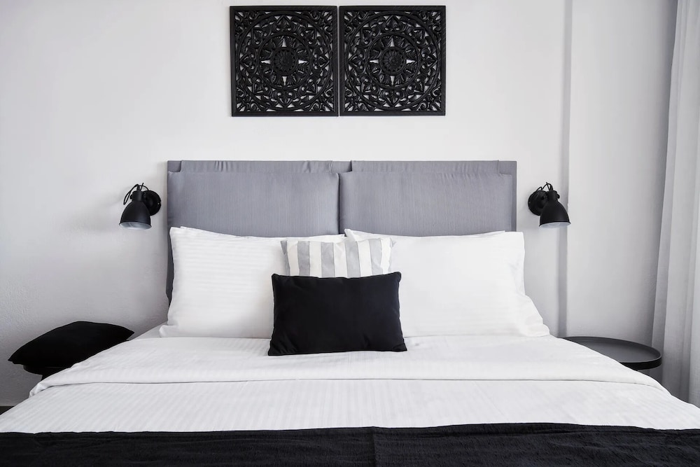 Mr and Mrs White Oia – Santorini — Hotel rooms in Oia, South Aegean