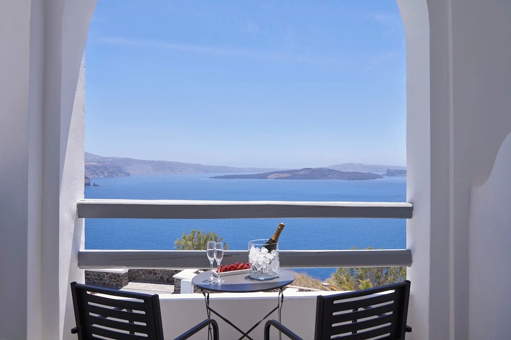 Mr and Mrs White Oia – Santorini — Hotel rooms in Oia, South Aegean
