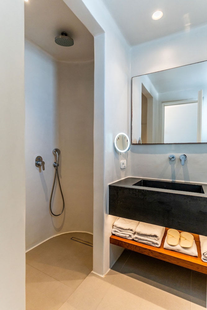Orama Hotel & Spa — Hotel rooms in Karterados, South Aegean