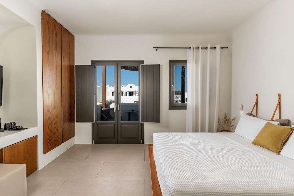 Orama Hotel & Spa — Hotel rooms in Karterados, South Aegean