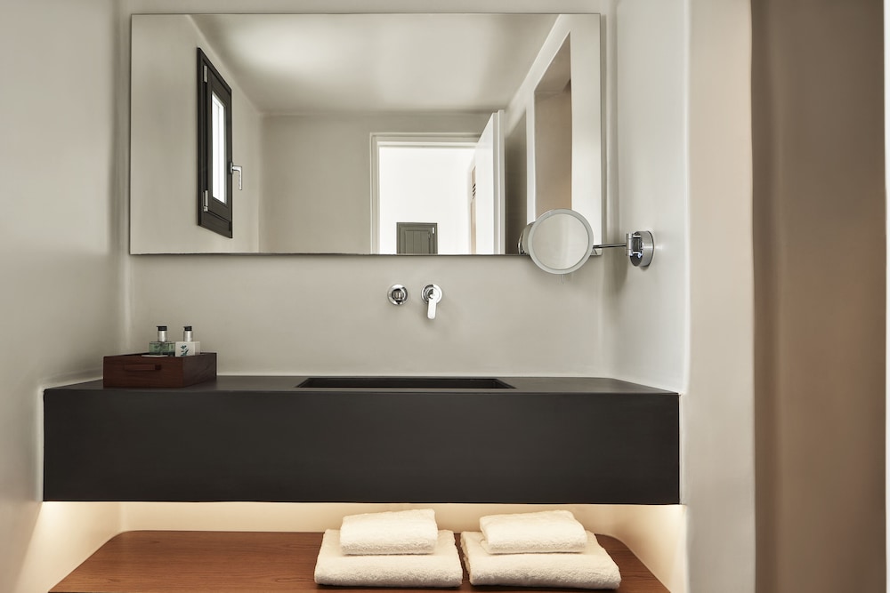 Orama Hotel & Spa — Hotel rooms in Karterados, South Aegean