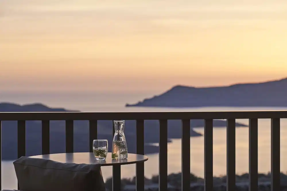 Orama Hotel & Spa — Hotel rooms in Karterados, South Aegean