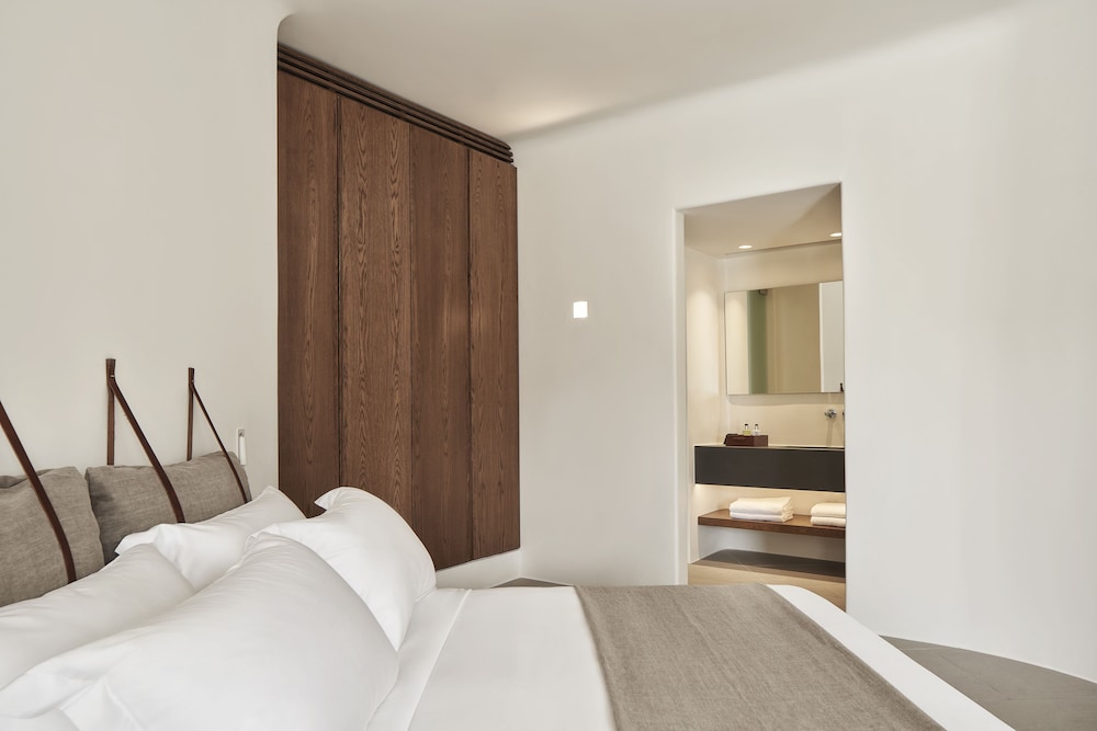Orama Hotel & Spa — Hotel rooms in Karterados, South Aegean