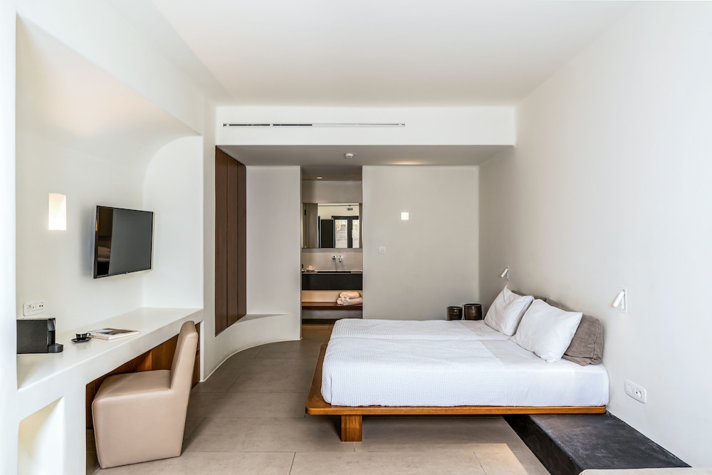 Orama Hotel & Spa — Hotel rooms in Karterados, South Aegean