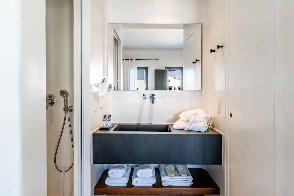 Orama Hotel & Spa — Hotel rooms in Karterados, South Aegean