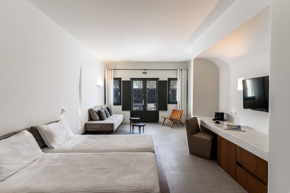 Orama Hotel & Spa — Hotel rooms in Karterados, South Aegean