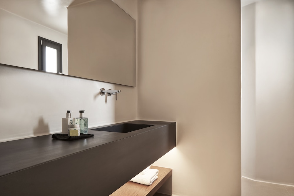 Orama Hotel & Spa — Hotel rooms in Karterados, South Aegean