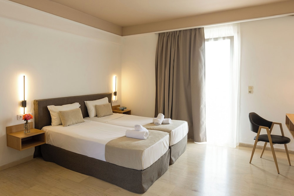 Pelagia Bay — Hotel rooms in Lygaria