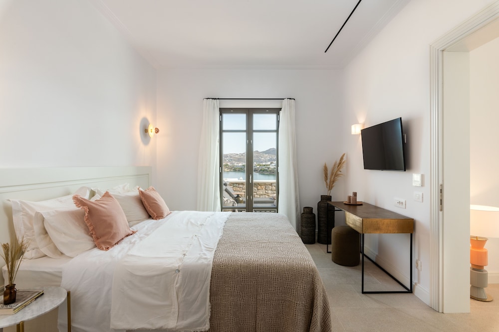 Bonzoe Suites & Villas — Hotel rooms in Mykonos Town, South Aegean