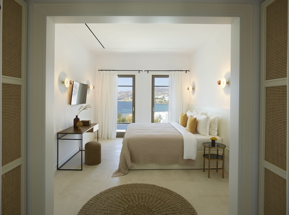 Bonzoe Suites & Villas — Hotel rooms in Mykonos Town, South Aegean